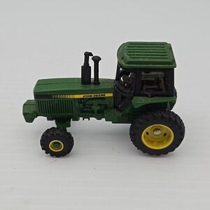 ERTL 1/64 JOHN DEERE MODEL TRACTOR DIECAST METAL GREEN DUAL WHEELS